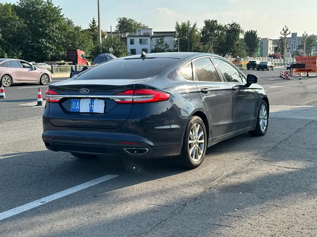 Ford Mondeo — миниатюра 8