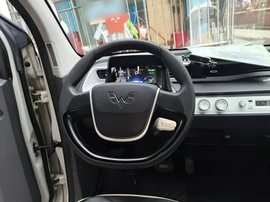 Wuling MINIEV — миниатюра 6
