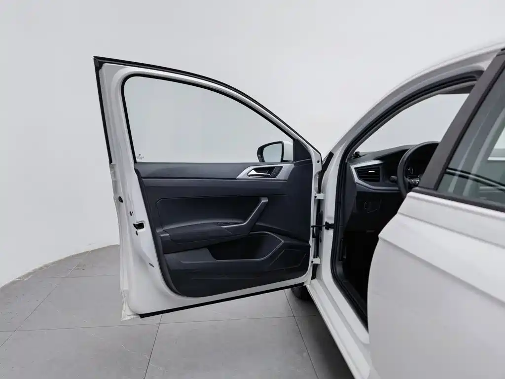 Volkswagen Polo — миниатюра 8