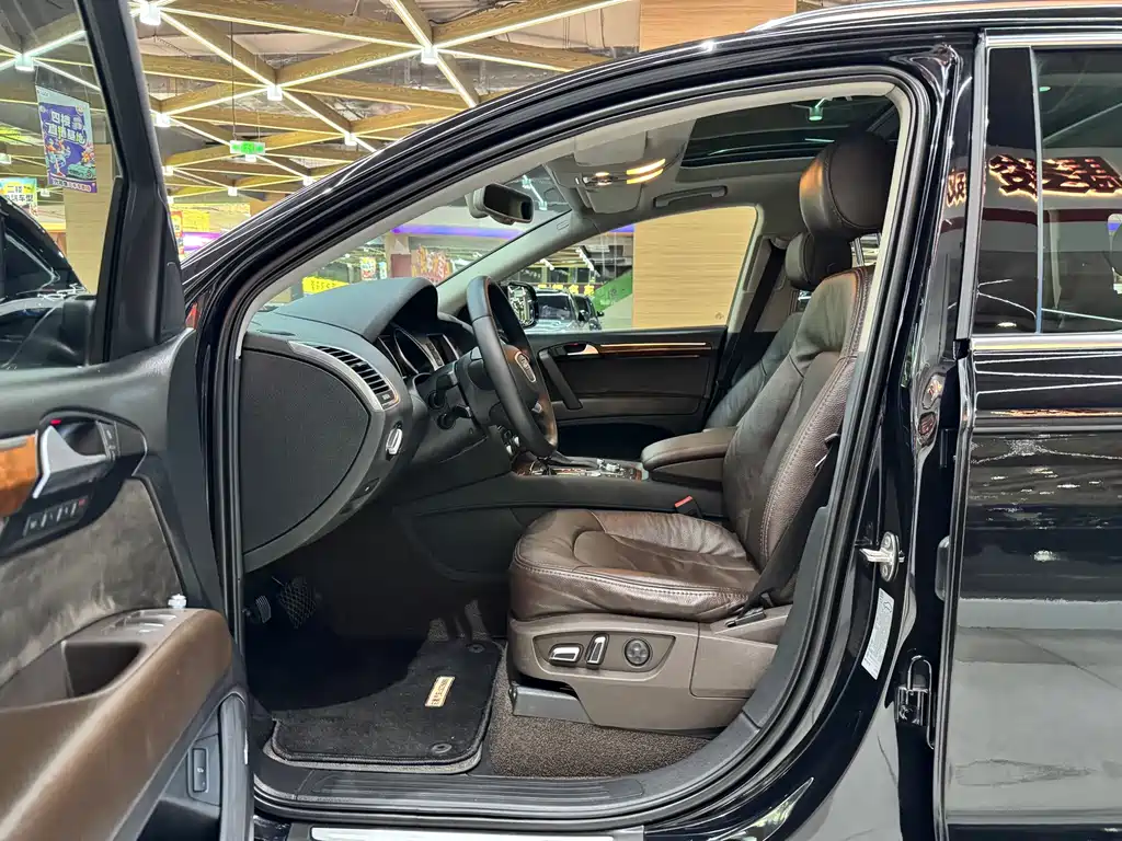 Audi Q7 — миниатюра 5