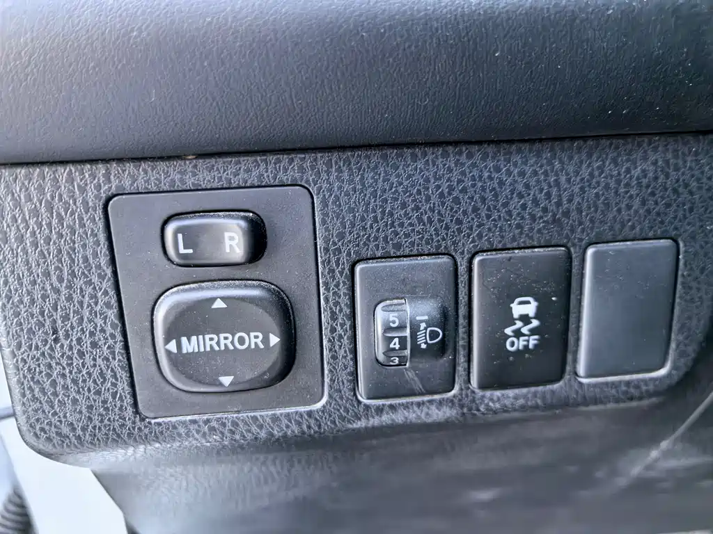 Toyota RAV4 — миниатюра 11