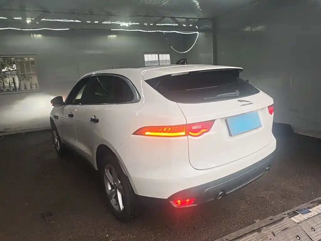Jaguar F-PACE — миниатюра 5