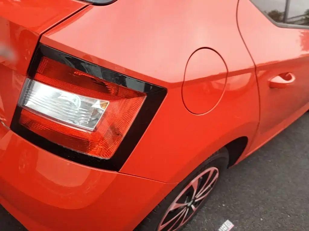 Skoda Fabia — миниатюра 8
