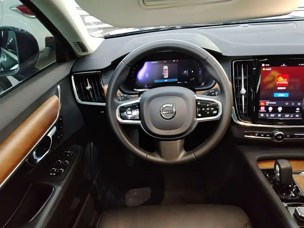 Volvo S90 — миниатюра 11