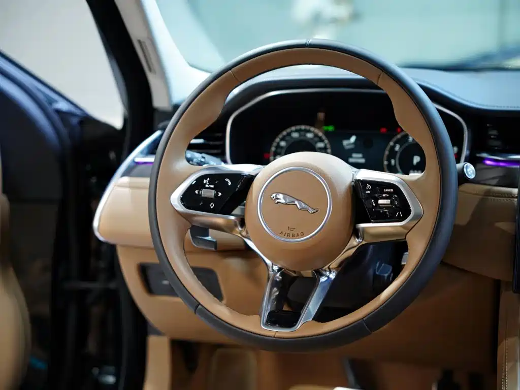 Jaguar XFL — миниатюра 52