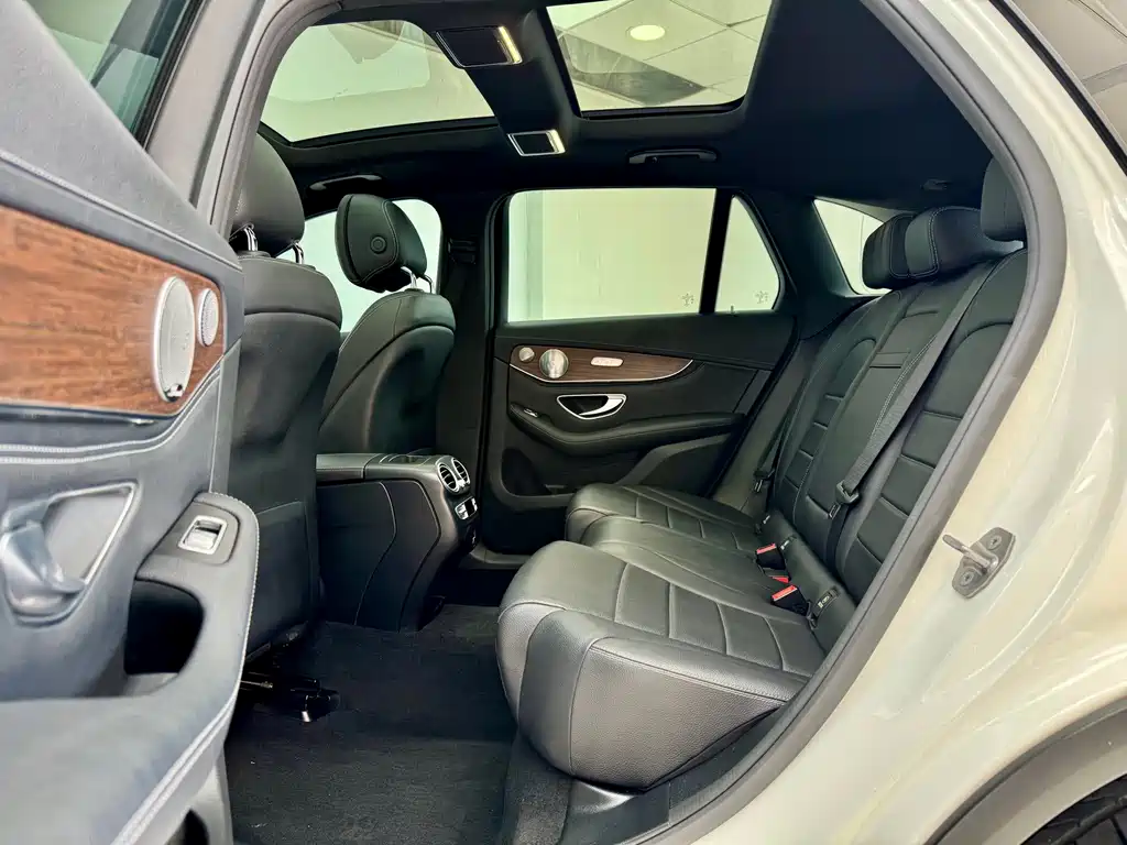 Mercedes-Benz GLC — миниатюра 10