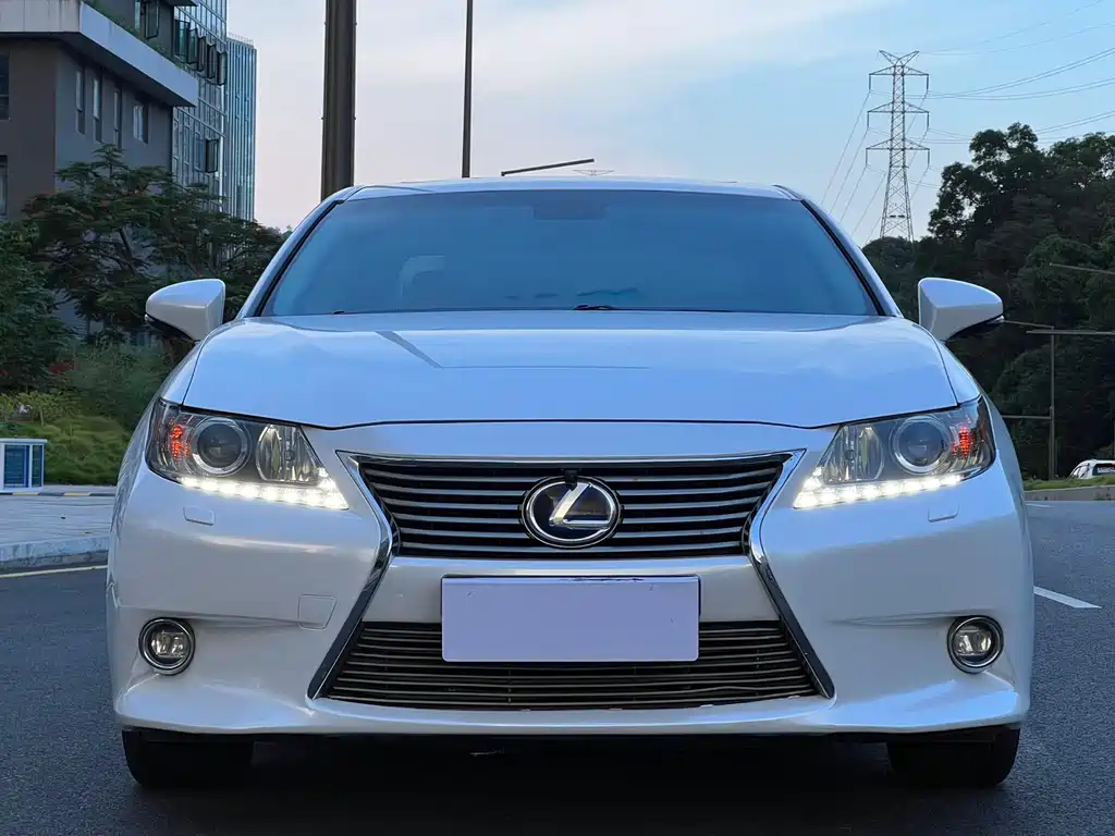 Lexus ES — миниатюра 2