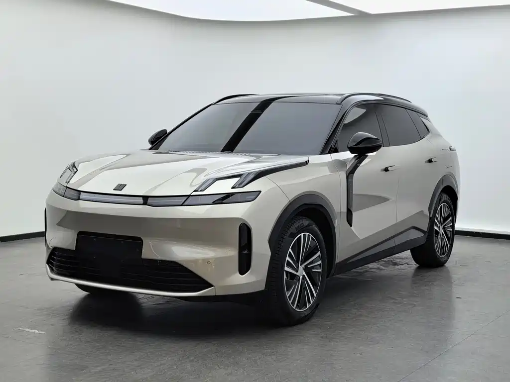 Lynk & Co 08 EM-P