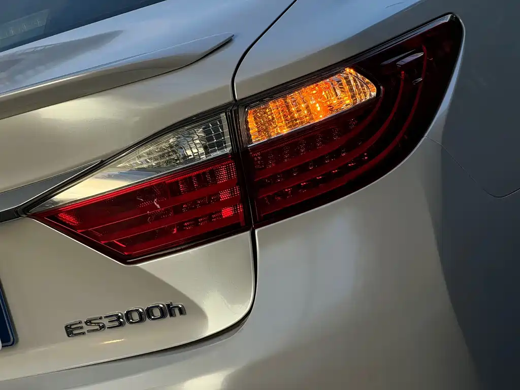 Lexus ES — миниатюра 18