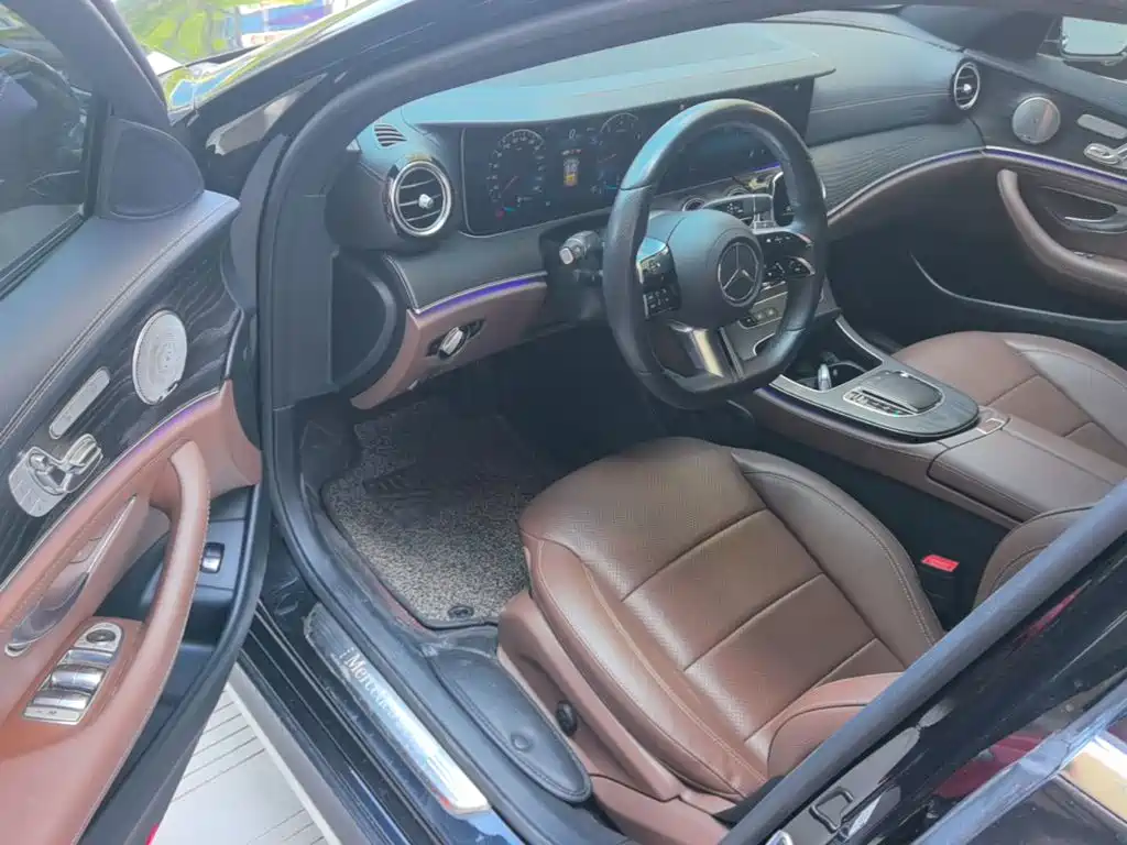 Mercedes-Benz E-Class — миниатюра 16