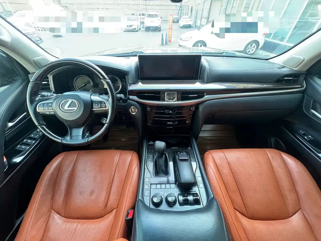 Lexus LX — миниатюра 6