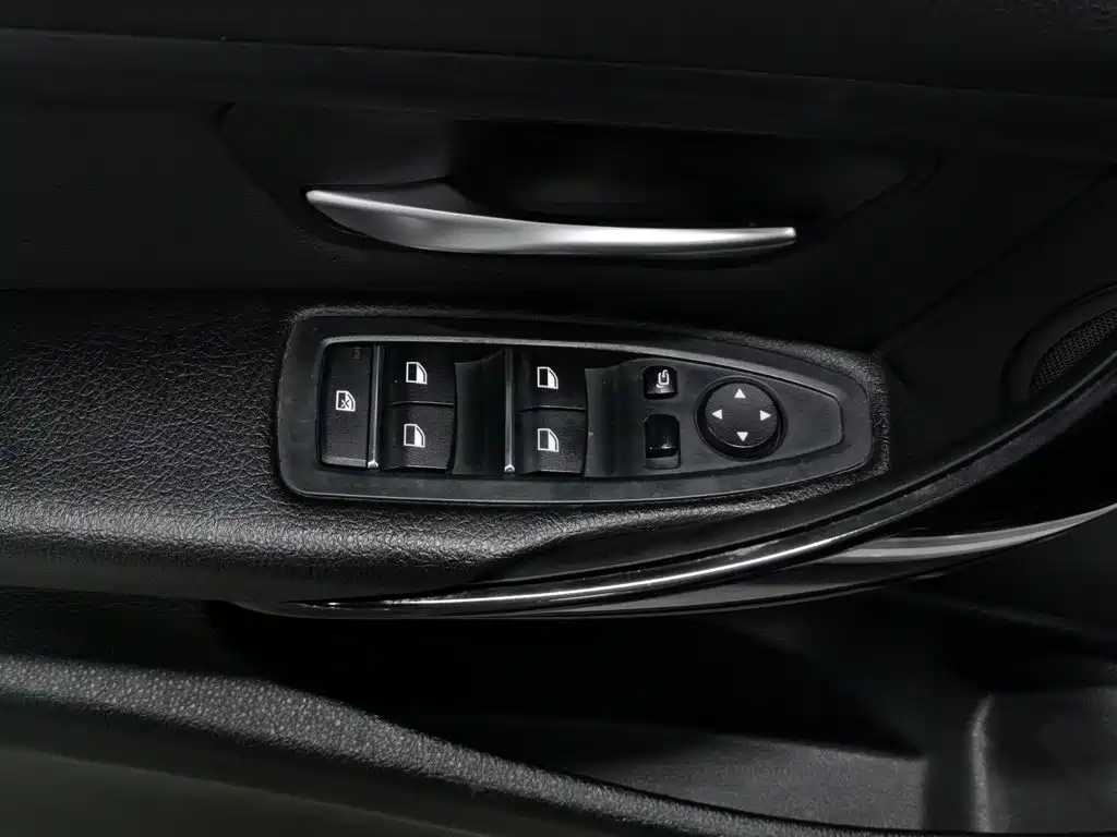 BMW 3 Series — миниатюра 9