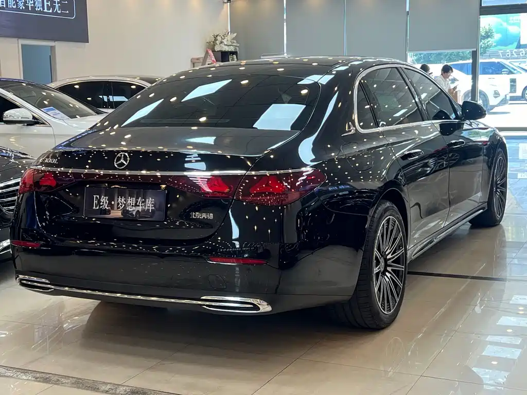 Mercedes-Benz E-Class — миниатюра 15