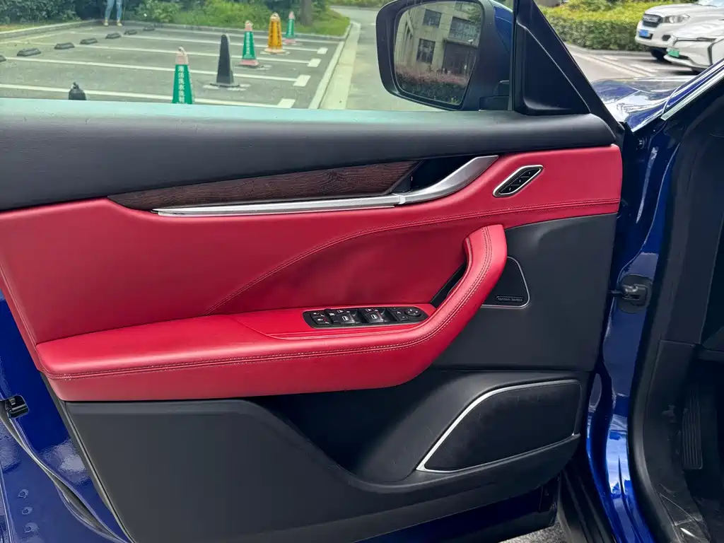 Maserati Levante — миниатюра 5