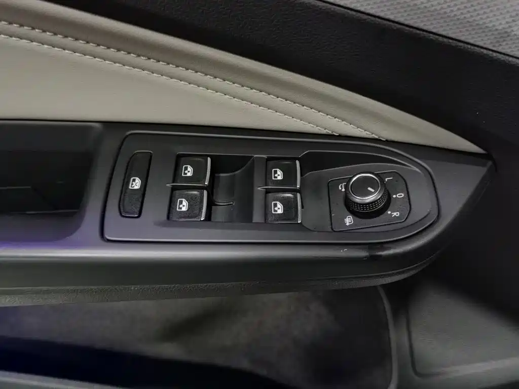 Volkswagen Golf — миниатюра 9