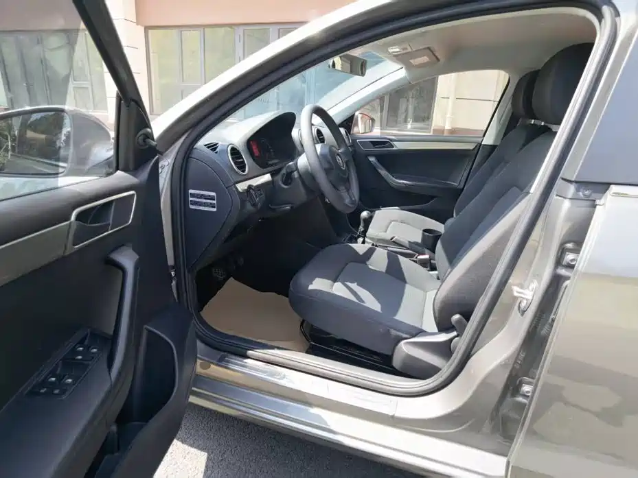 Volkswagen Jetta — миниатюра 16