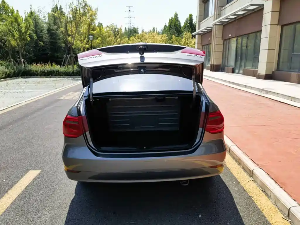 Volkswagen Jetta — миниатюра 19