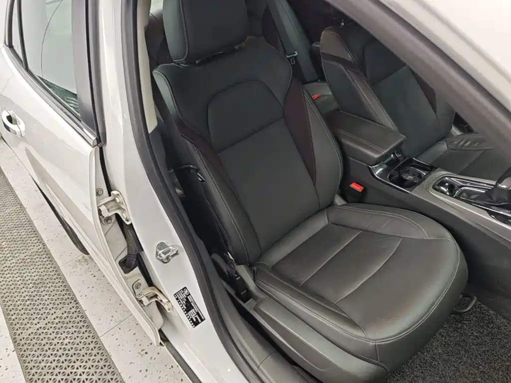 Chevrolet Malibu — миниатюра 25