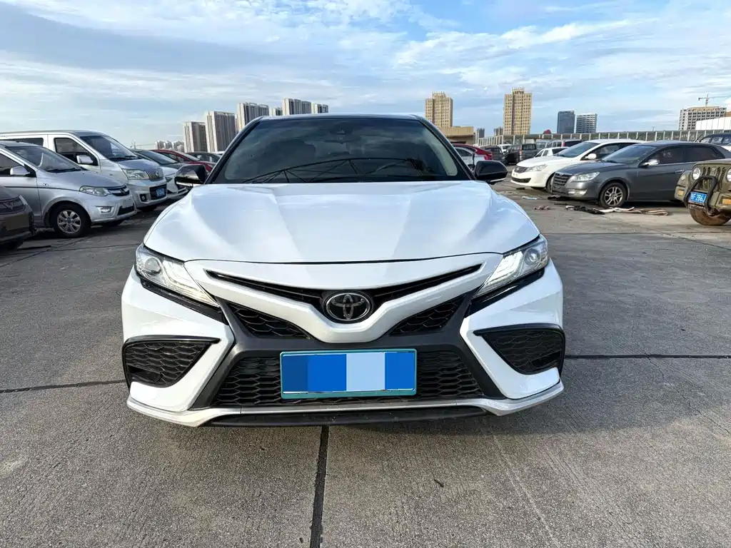 Toyota Camry — миниатюра 2