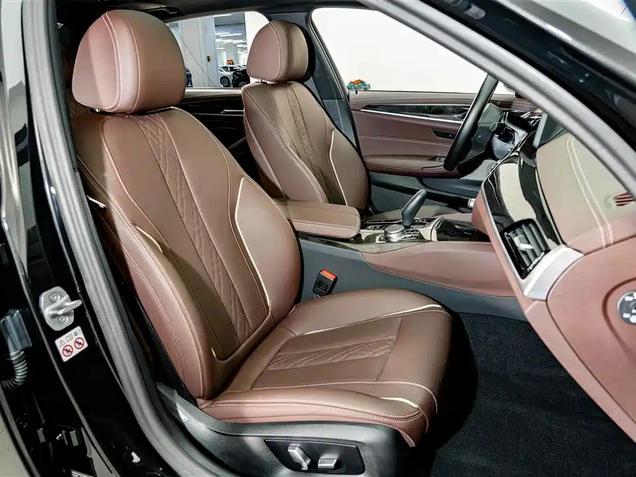 BMW 5 Series — миниатюра 19