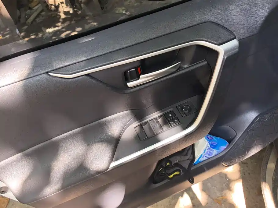 Toyota Wildlander 2020 2.0L CVT Luxury