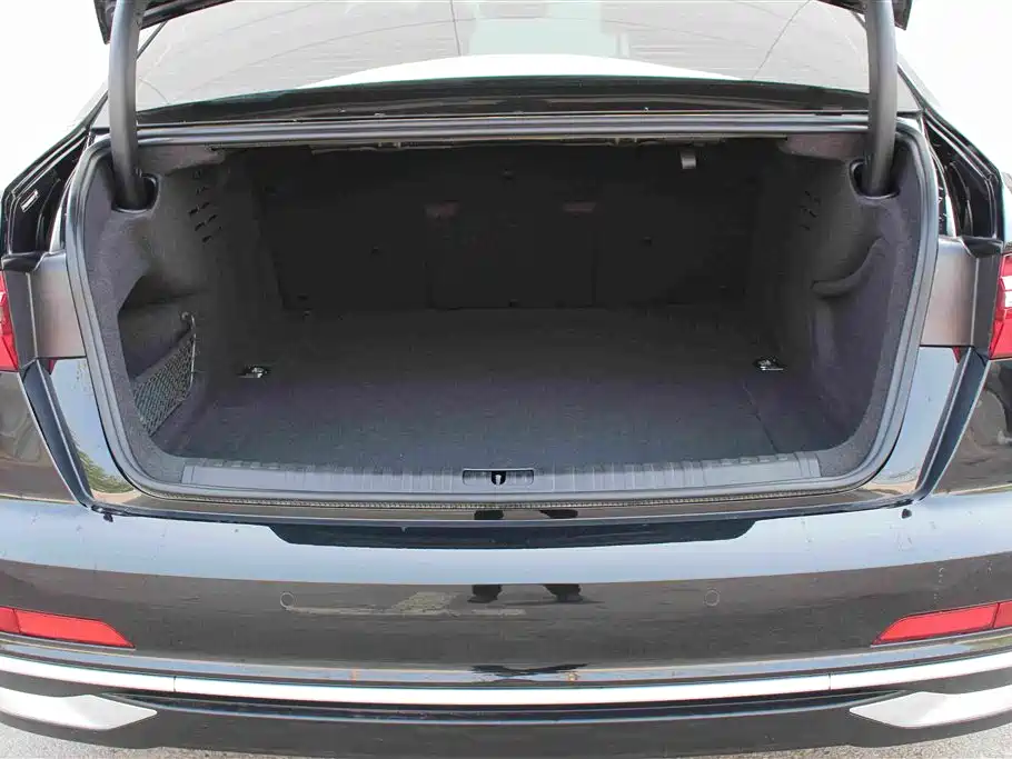 Audi A6L — миниатюра 15