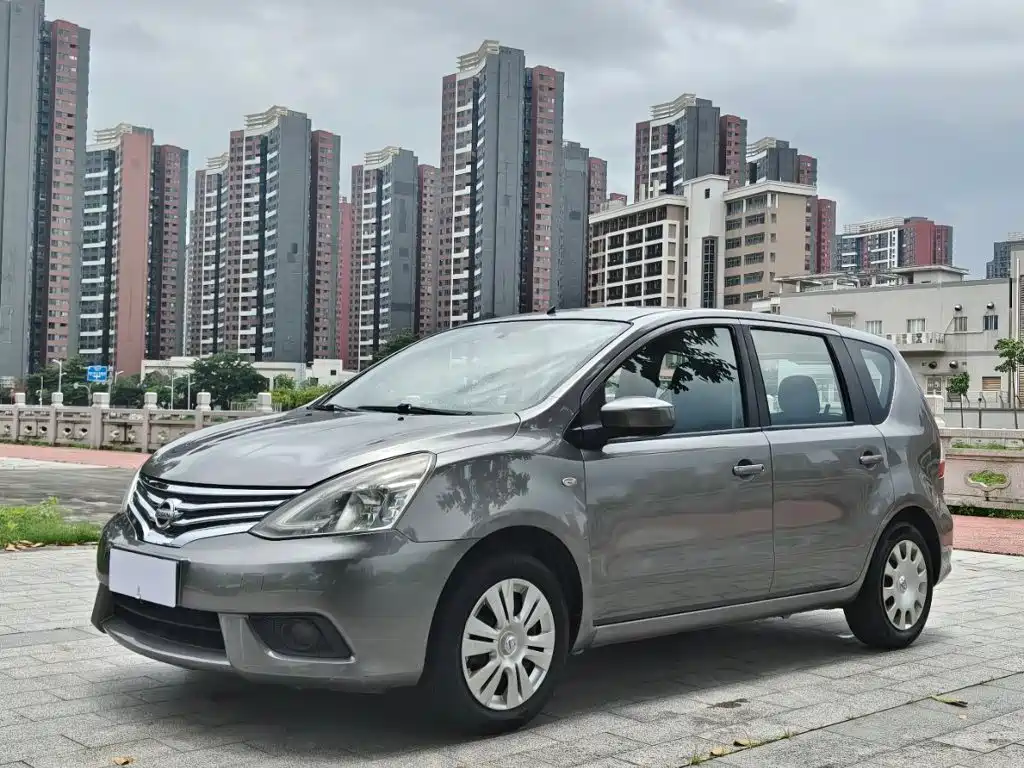 Nissan Livina