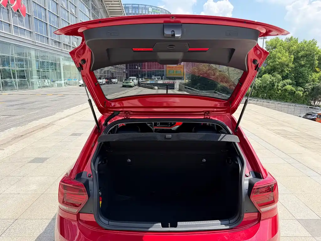 Volkswagen Polo — миниатюра 12