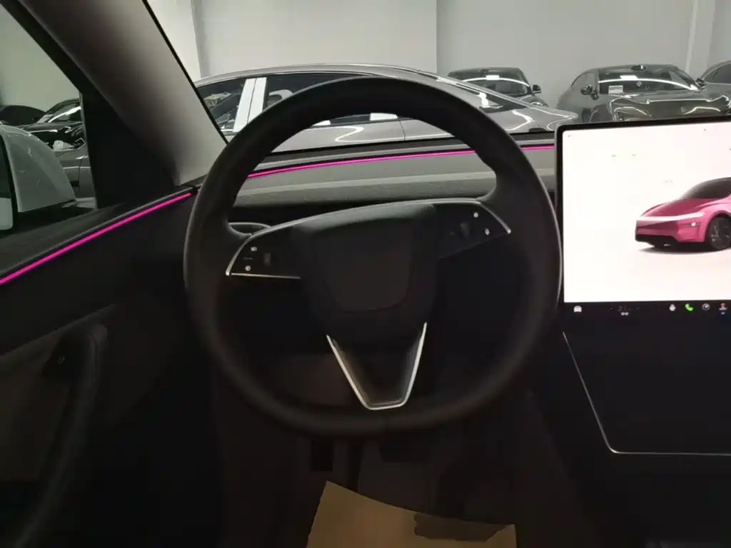 Tesla Model Y — миниатюра 11