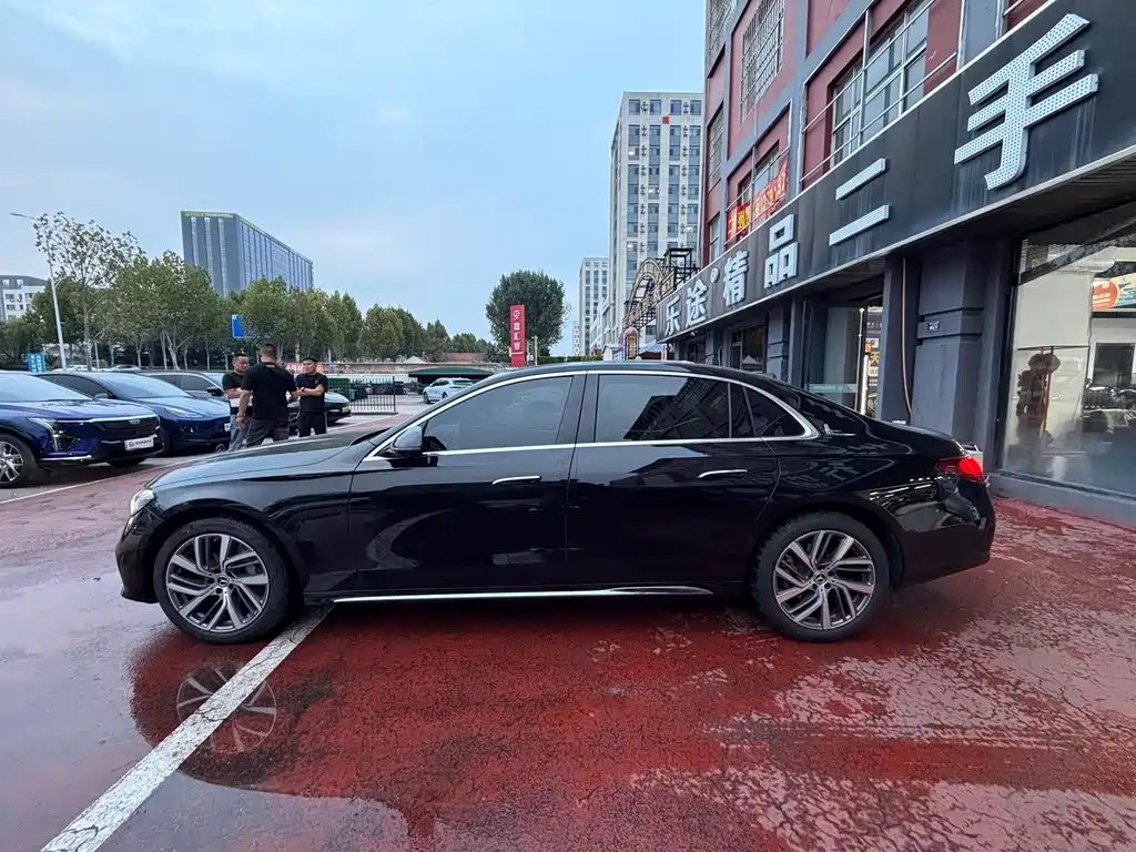 Mercedes-Benz E-Class — миниатюра 3
