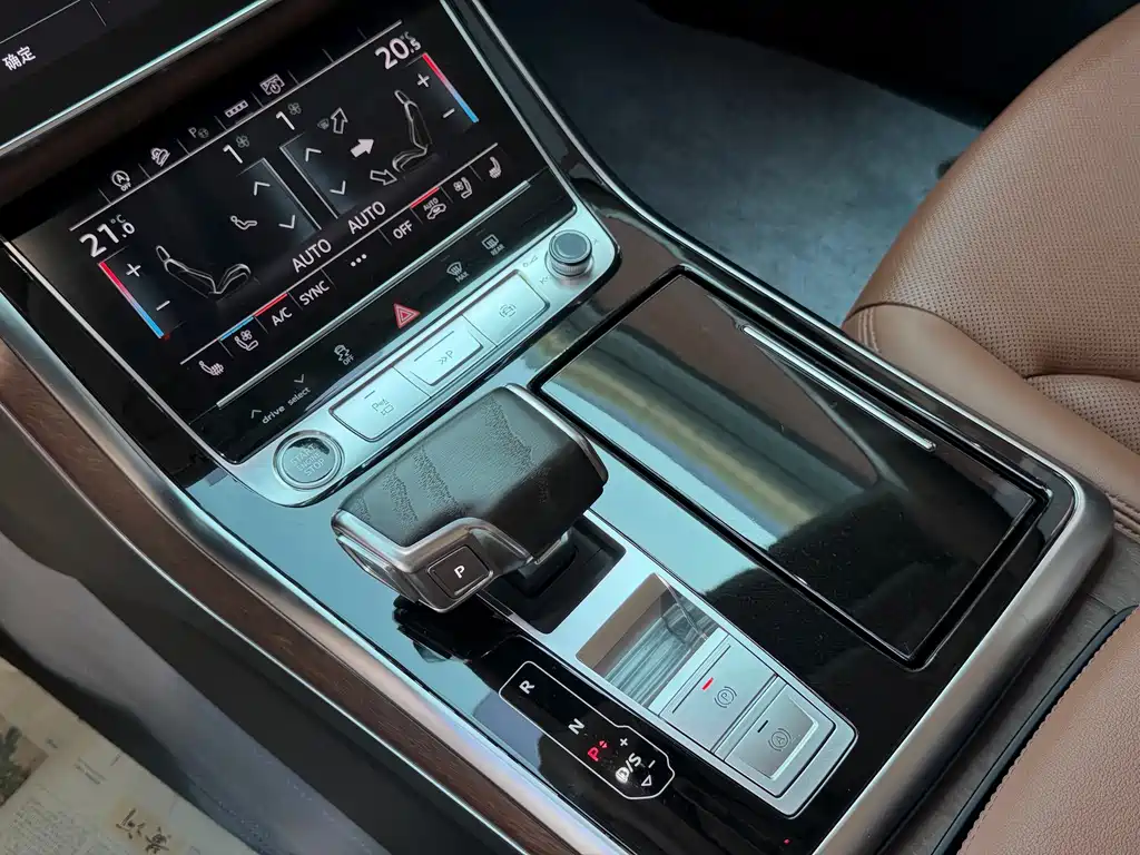 Audi Q7 — миниатюра 13