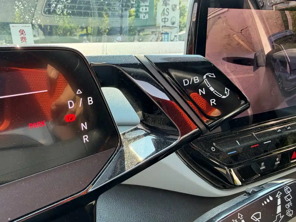 Volkswagen ID.4 X — миниатюра 10