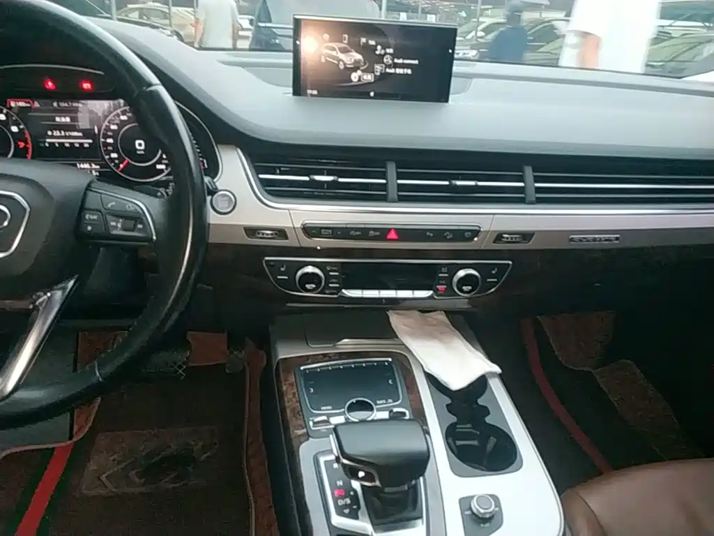 Audi Q7 — миниатюра 13