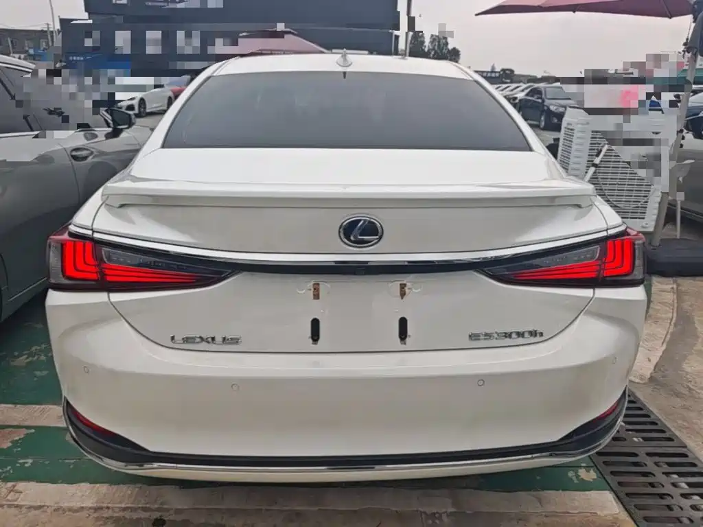 Lexus ES — миниатюра 6