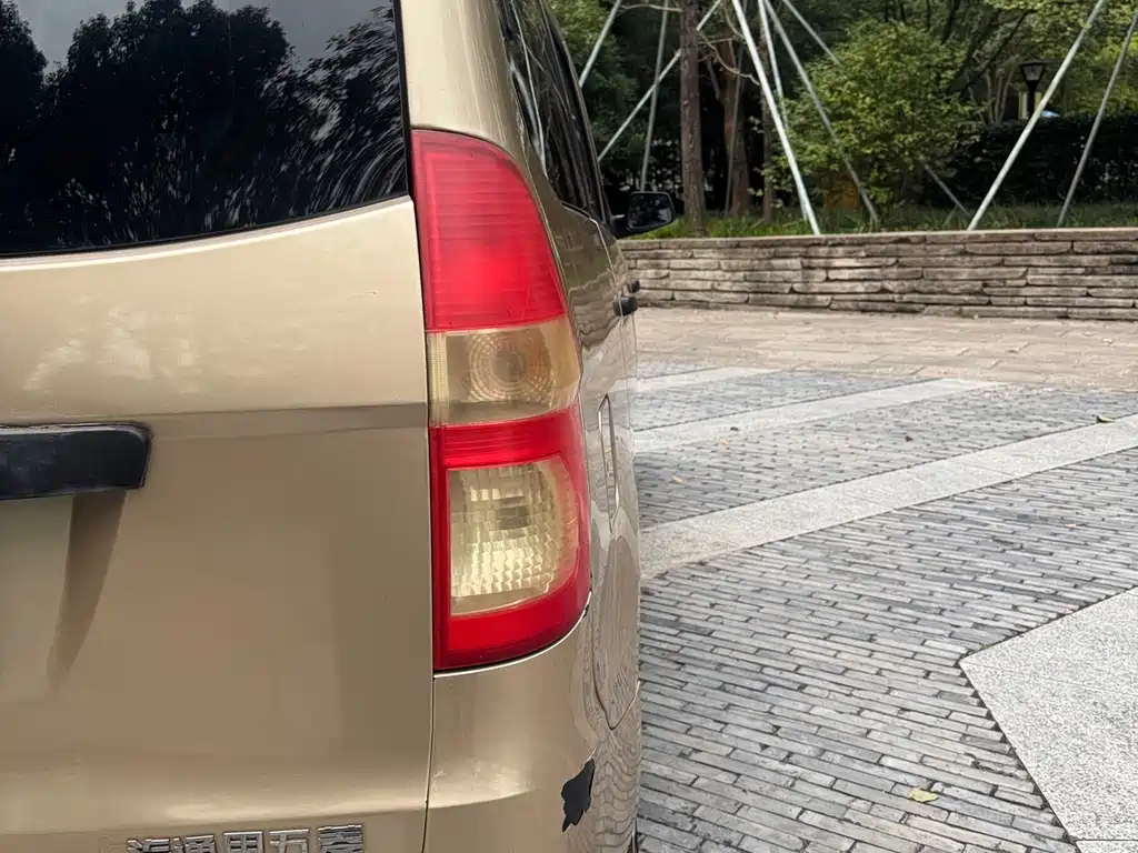 Wuling Hongguang — миниатюра 9