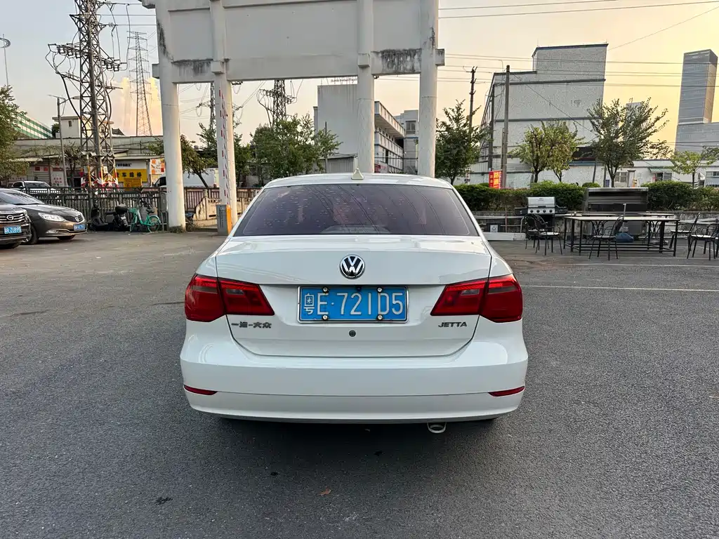 Volkswagen Jetta — миниатюра 5