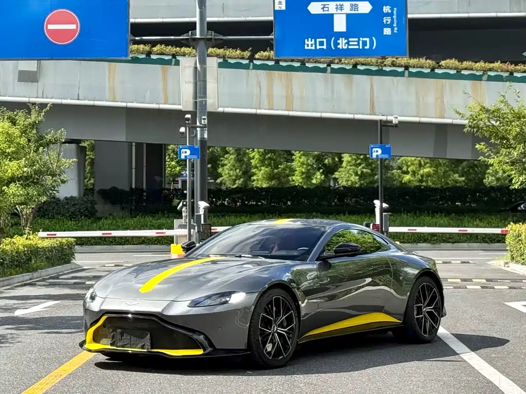 Aston Martin V8 Vantage — миниатюра 3