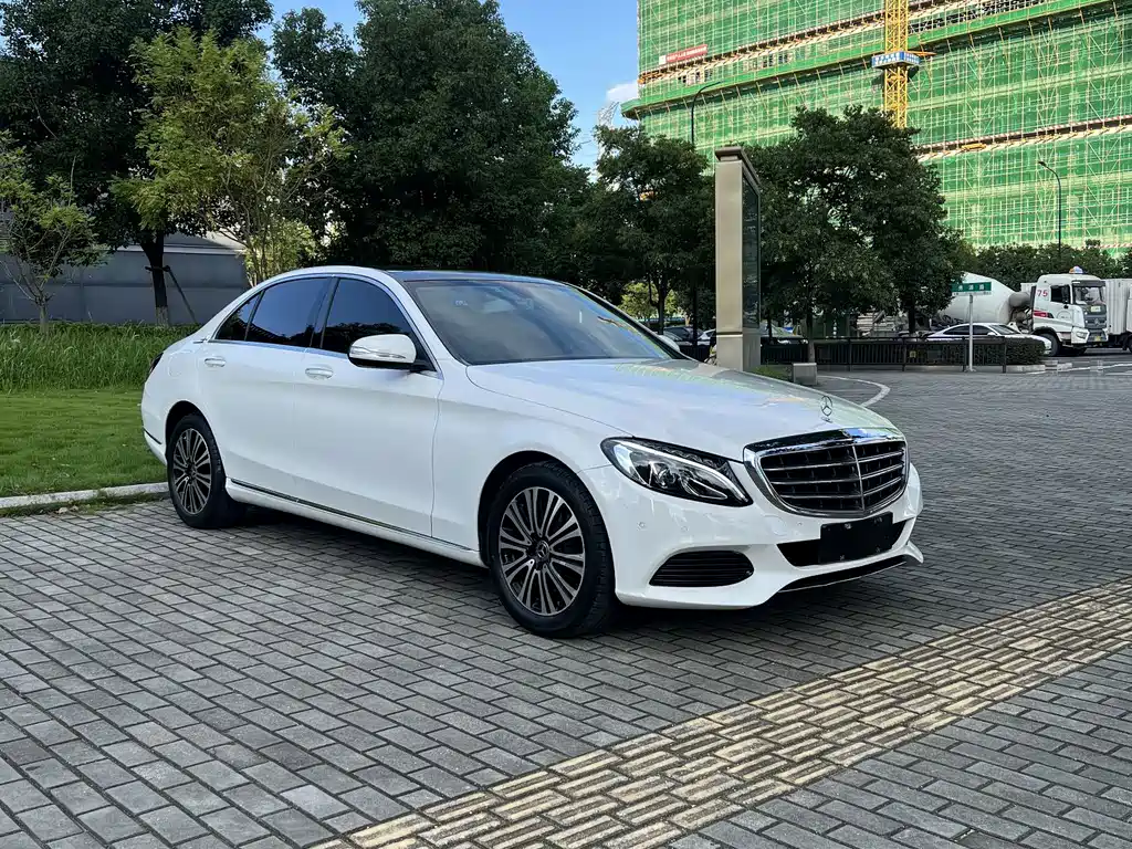 Mercedes-Benz C-Class — миниатюра 3