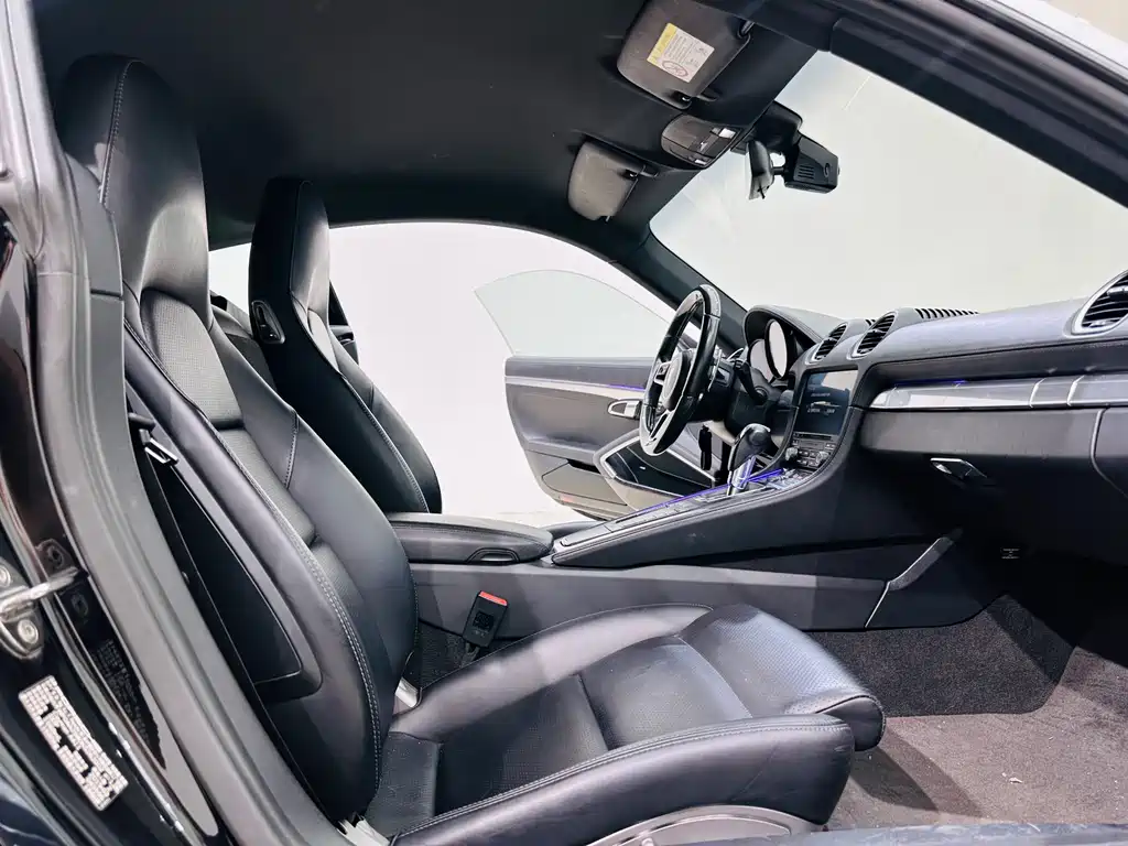 Porsche 718 2018 Cayman 2.0T