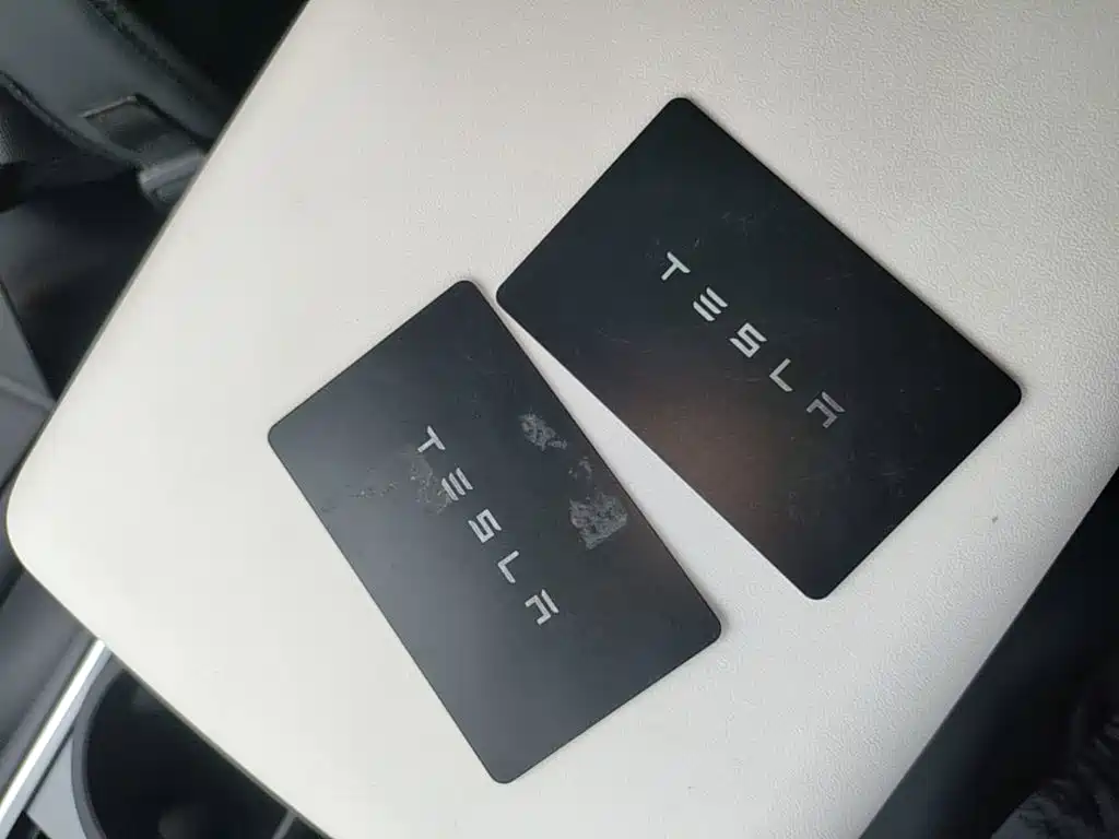 Tesla Model Y — миниатюра 9