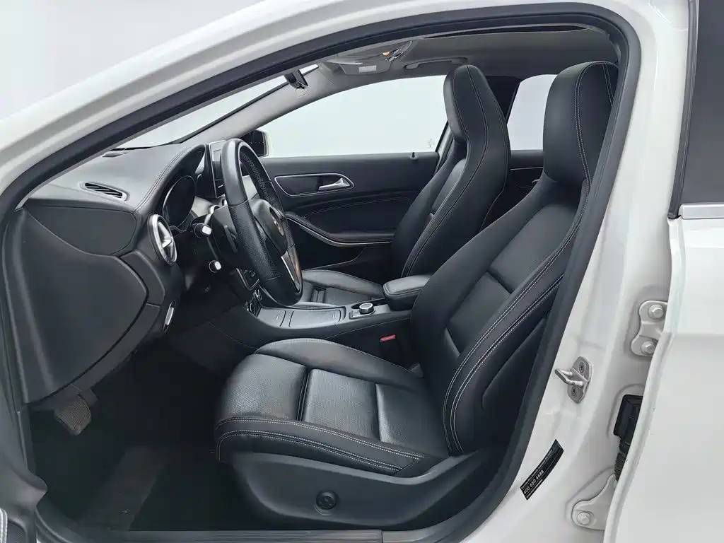 Mercedes-Benz GLA — миниатюра 10