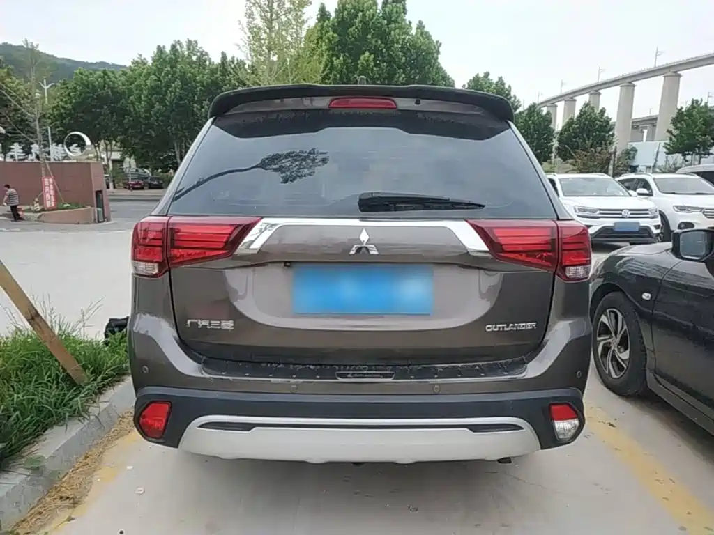 Mitsubishi Outlander 2019 2.0L Enjoy 5 мест V