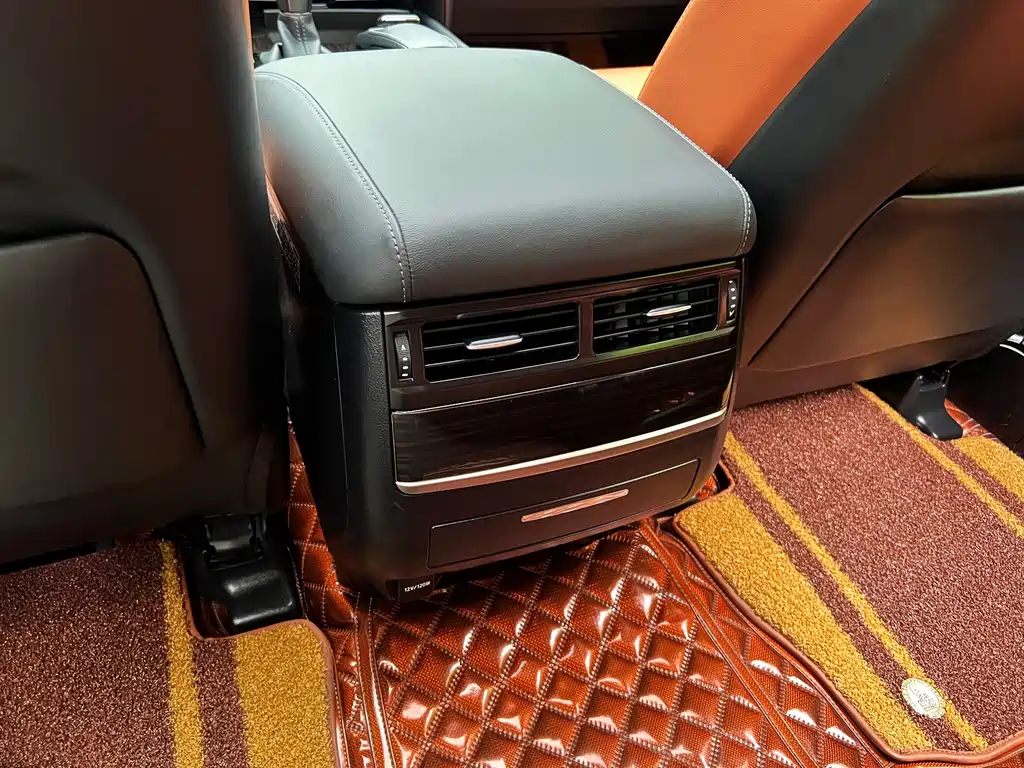 Lexus LX — миниатюра 11