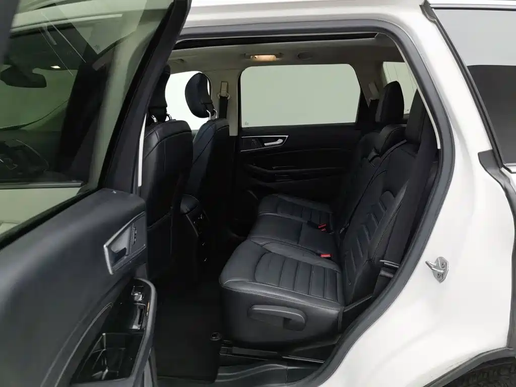 Ford Edge — миниатюра 15