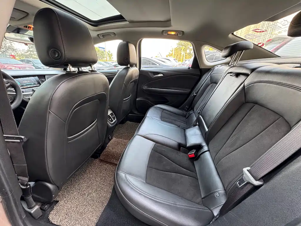 Buick Verano — миниатюра 9