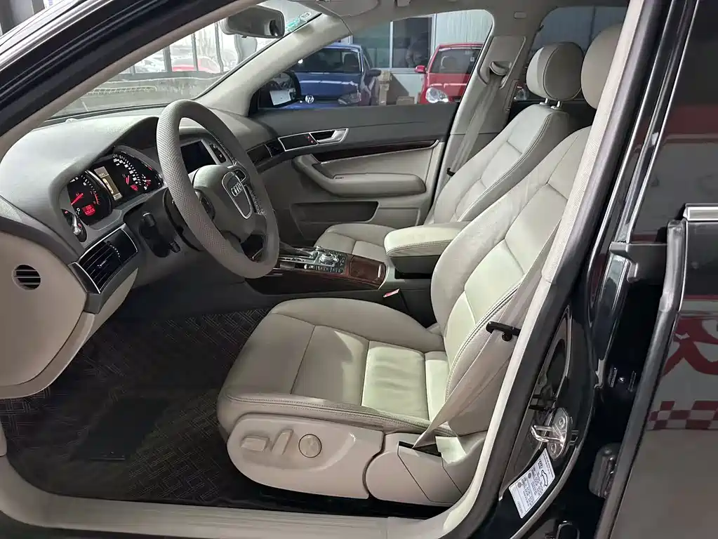 Audi A6L 2011 2.4L Comfort