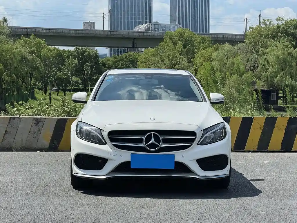 Mercedes-Benz C-Class — миниатюра 2