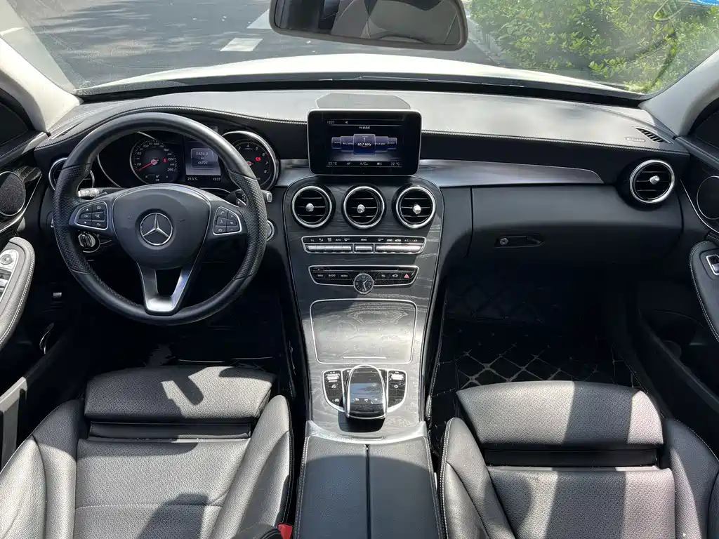 Mercedes-Benz C-Class — миниатюра 16