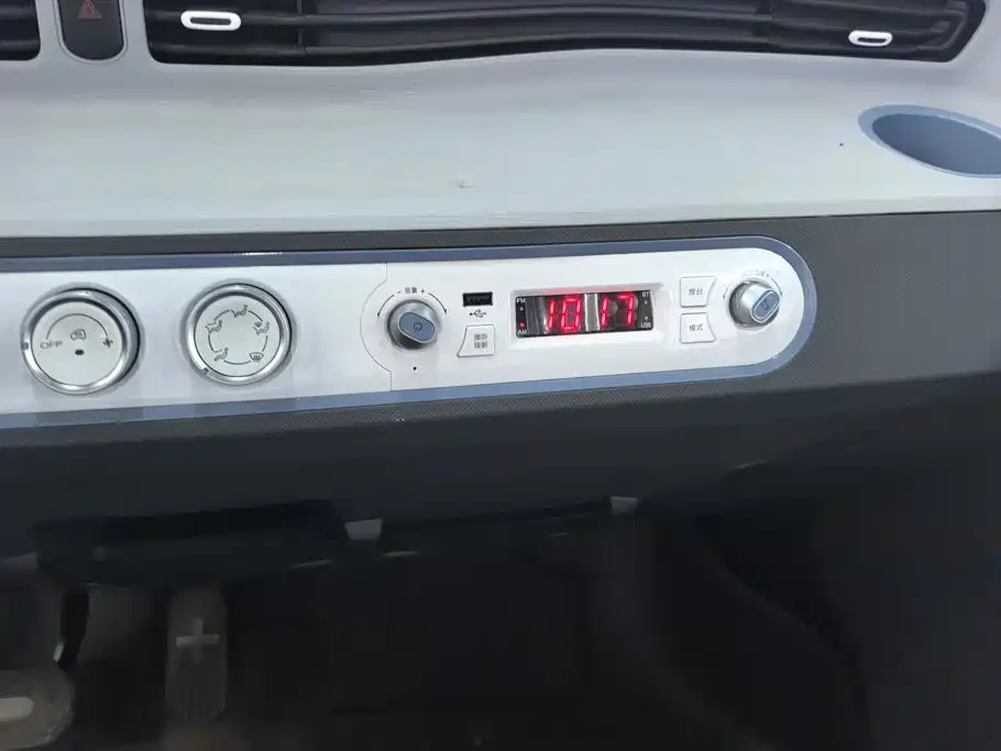 Wuling MINIEV — миниатюра 13