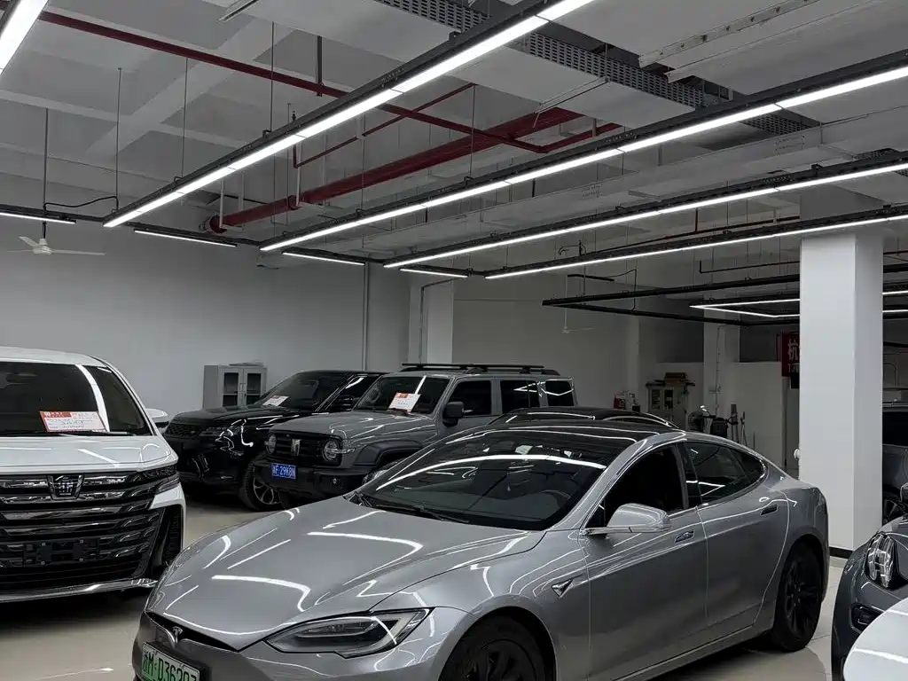 Tesla Model S — миниатюра 8
